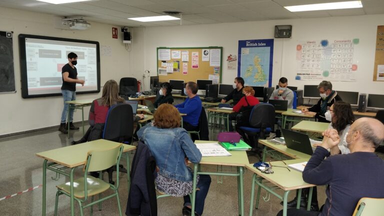 Curs d’estratègia digital de centre (FIC) també al CFA Sant Boi